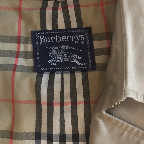 Authentic Men's Burberry Trench Coat - Picture 5 of 8
